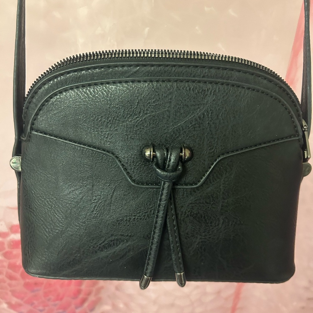 Elegant Black Leather Crossbody Bag